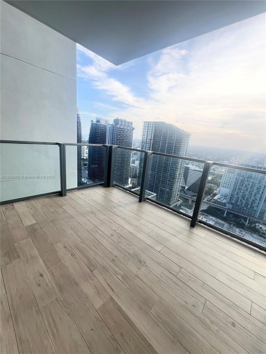 Reach-Brickell City Cente - Residential Lease