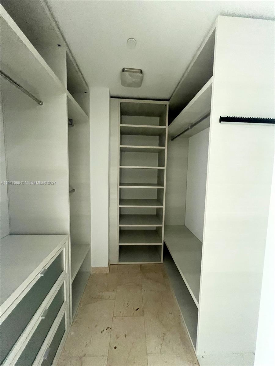 Reach-Brickell City Cente - Residential Lease