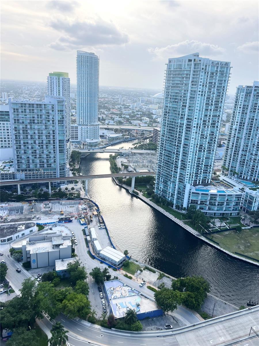 Reach-Brickell City Cente - Residential Lease