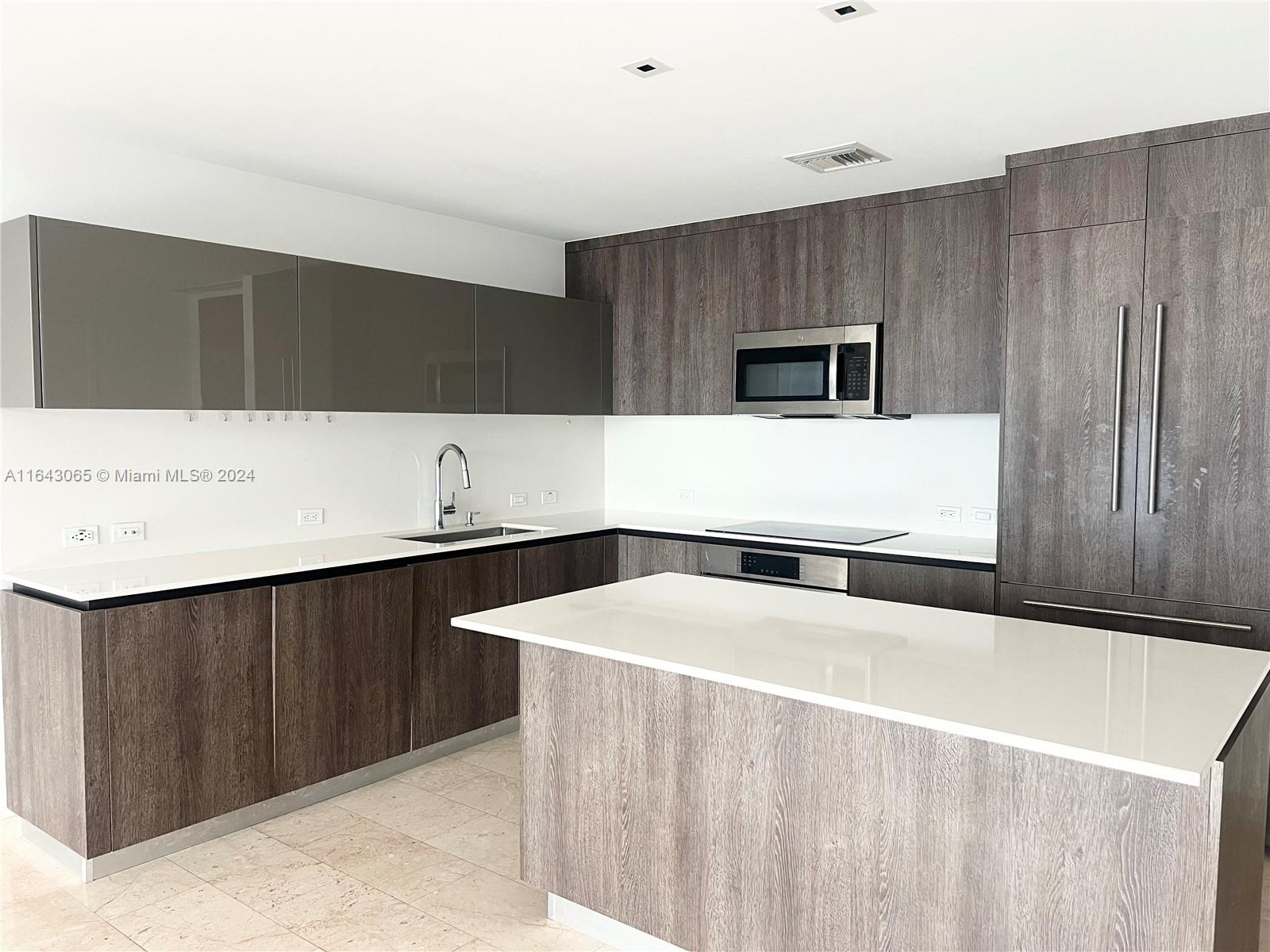 Reach-Brickell City Cente - Residential Lease