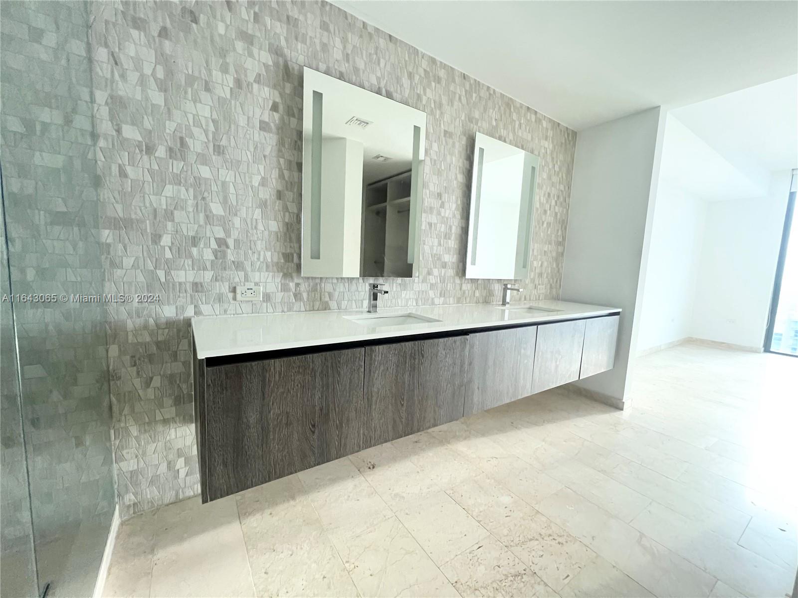 Reach-Brickell City Cente - Residential Lease