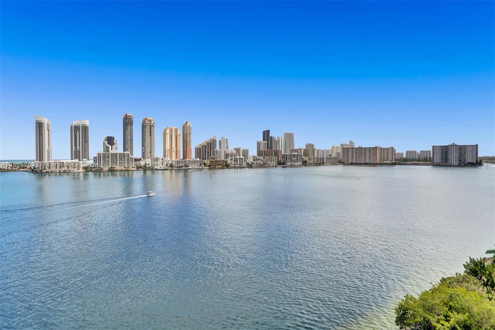 PRIVE CONDO - Residential Lease