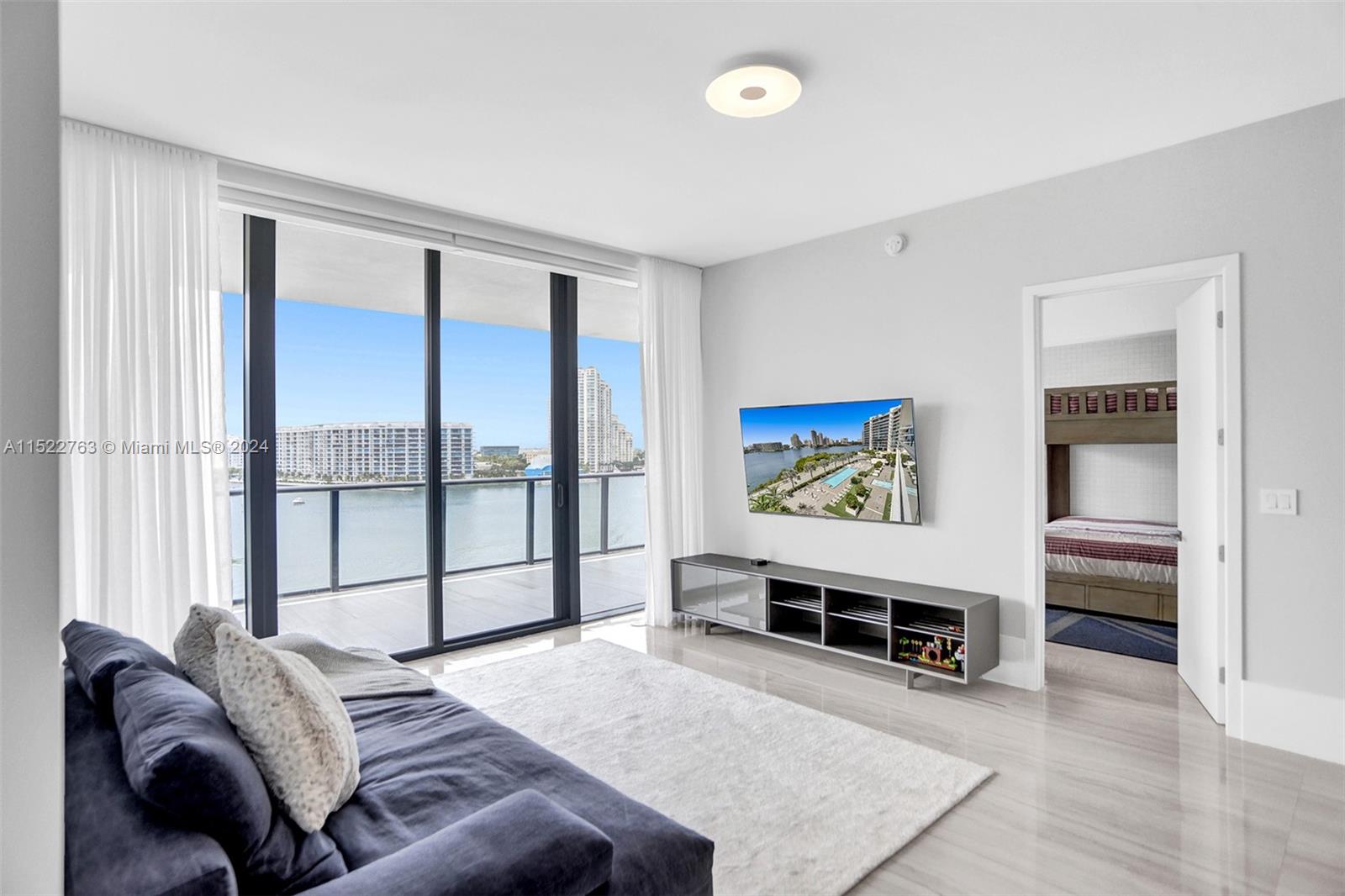 PRIVE CONDO - Residential Lease