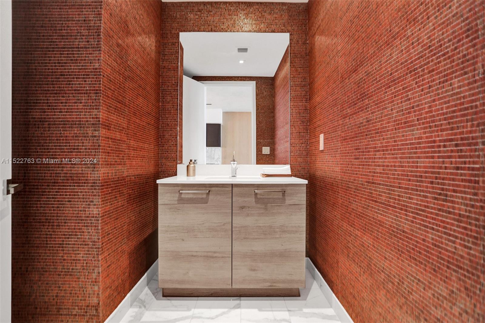 PRIVE CONDO - Residential Lease