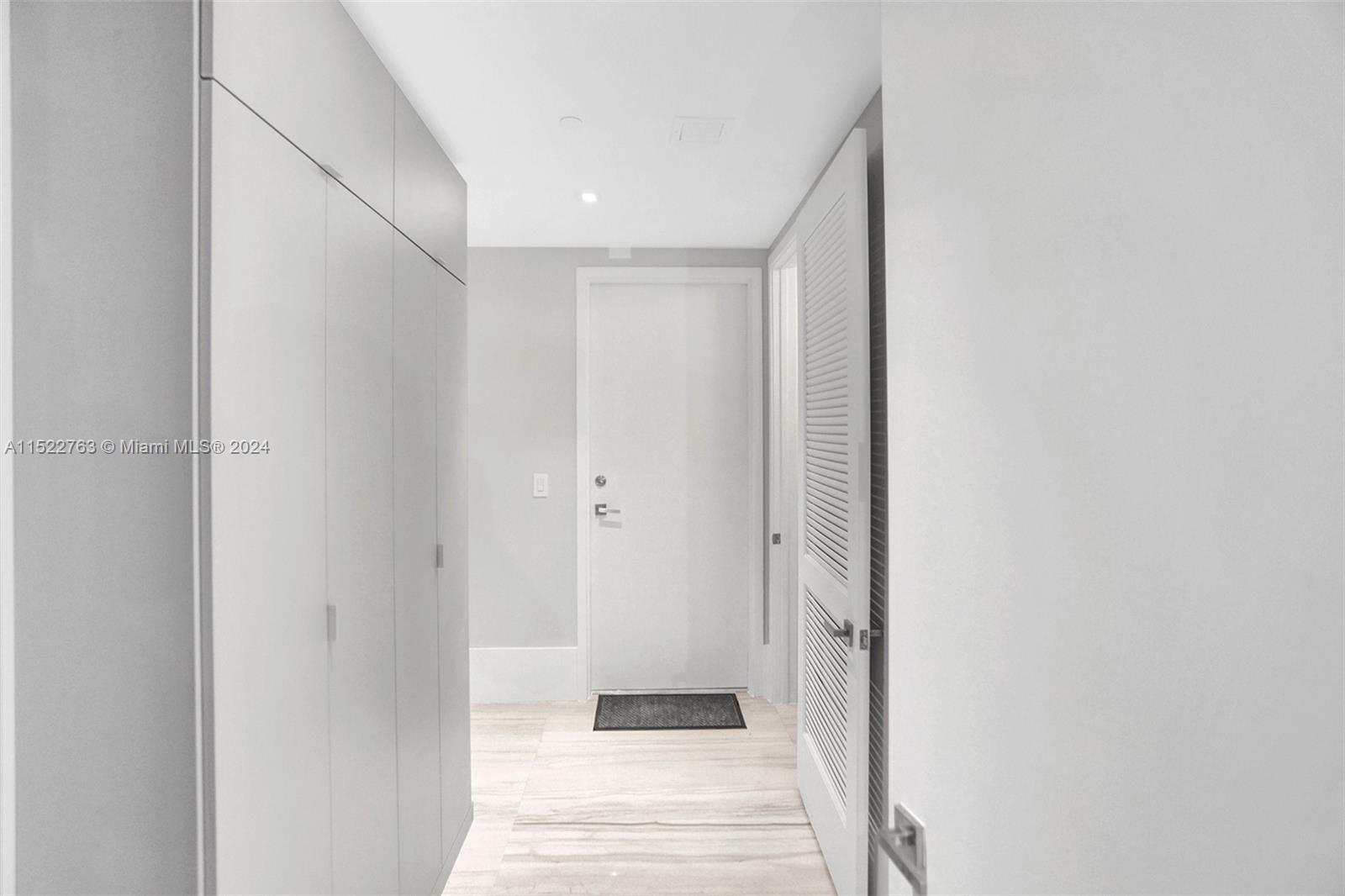 PRIVE CONDO - Residential Lease
