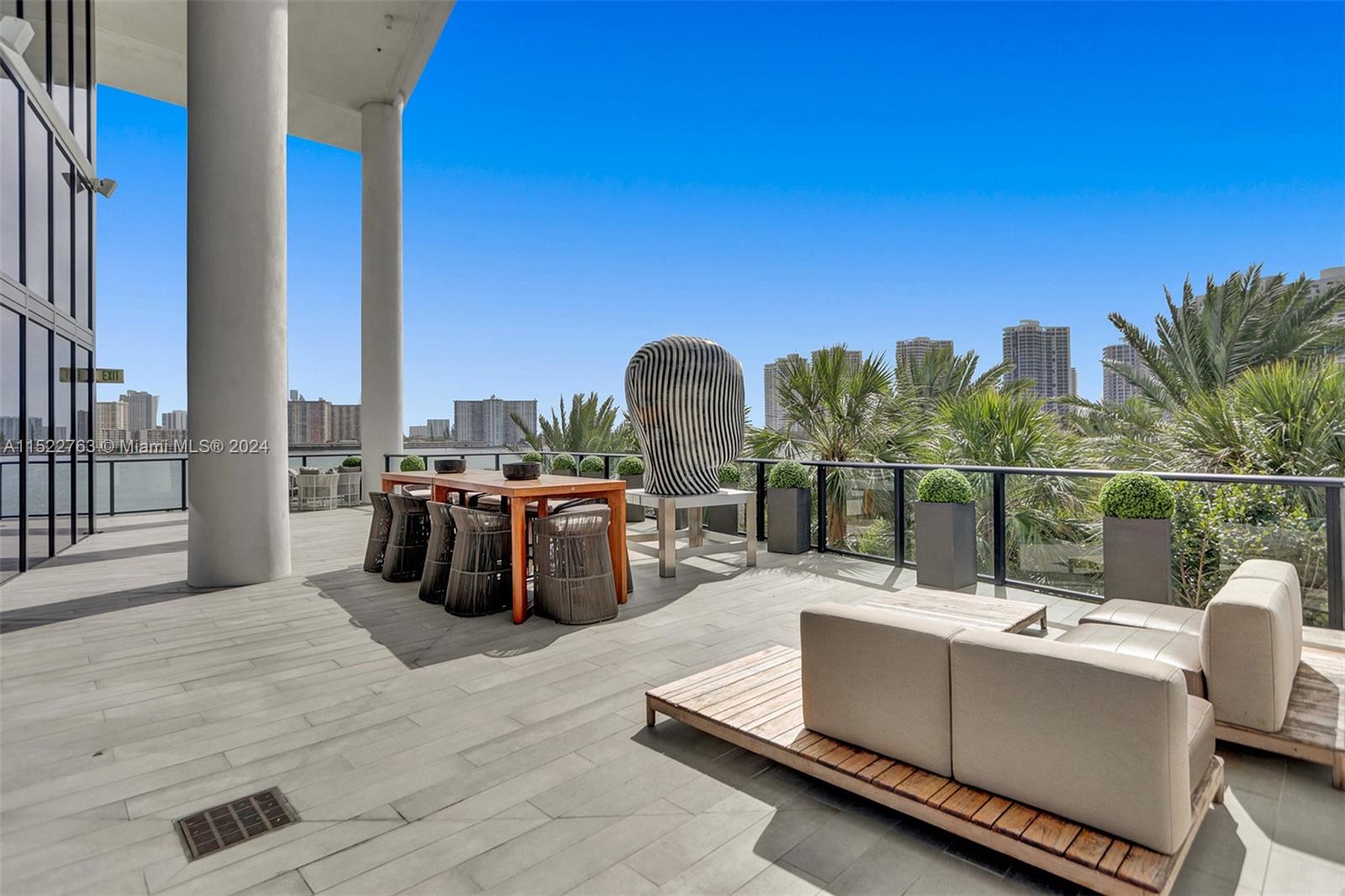 PRIVE CONDO - Residential Lease