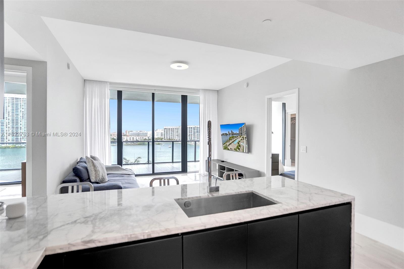 PRIVE CONDO - Residential Lease