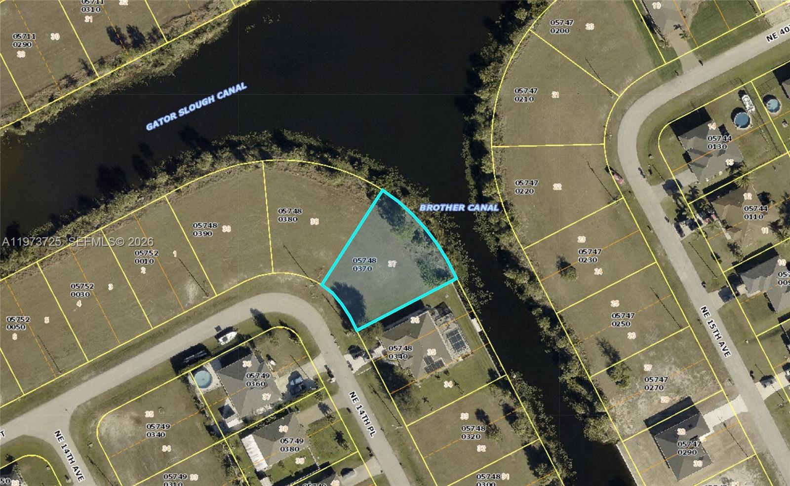 CAPE CORAL - Land