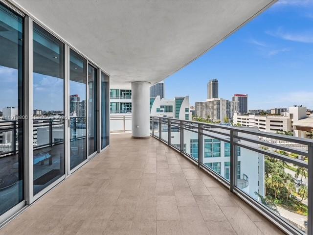 DIPLOMAT OCEANFRONT RESID - Residential