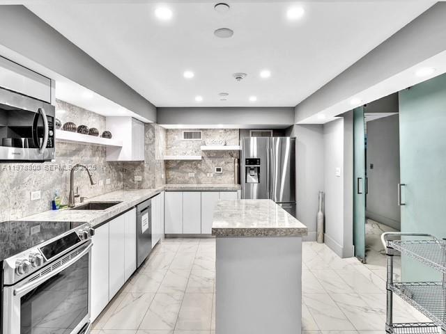 DIPLOMAT OCEANFRONT RESID - Residential