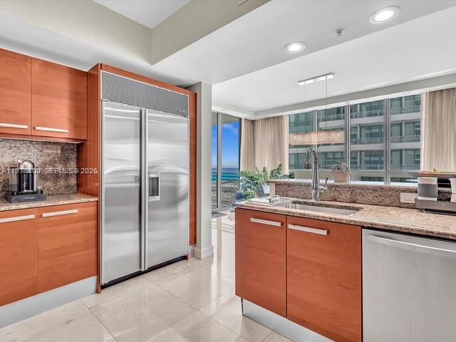 DIPLOMAT OCEANFRONT RESID - Residential