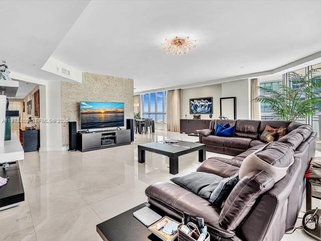 DIPLOMAT OCEANFRONT RESID - Residential