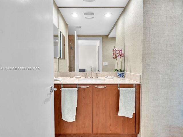 DIPLOMAT OCEANFRONT RESID - Residential