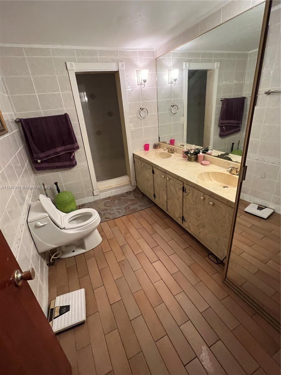 PLAYLAND ISLES - Residential