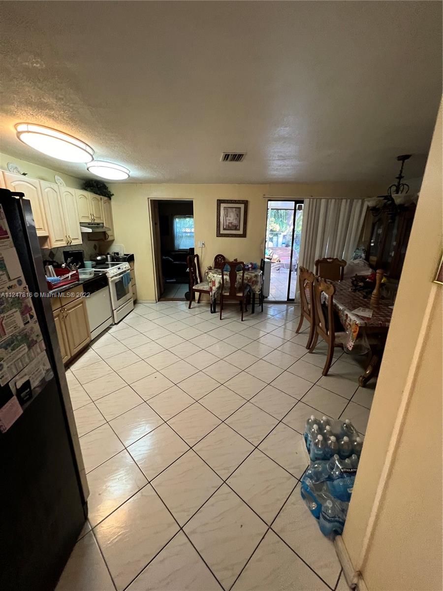 PLAYLAND ISLES - Residential