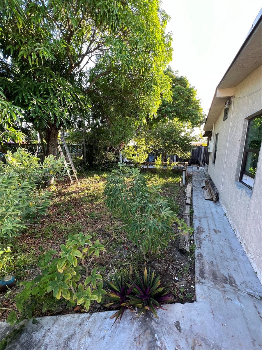 PLAYLAND ISLES - Residential