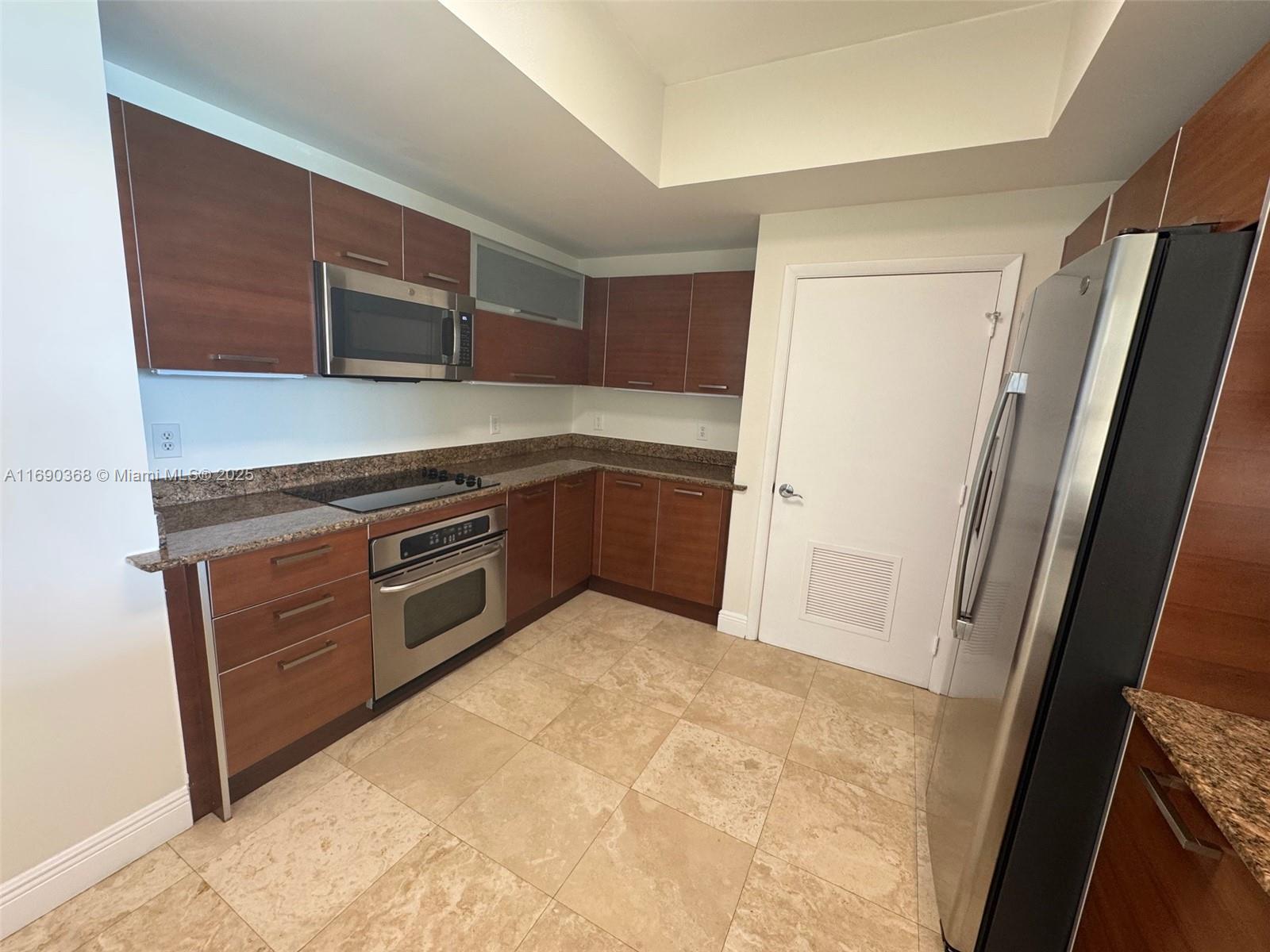 AVENTURA MARINA II - Residential