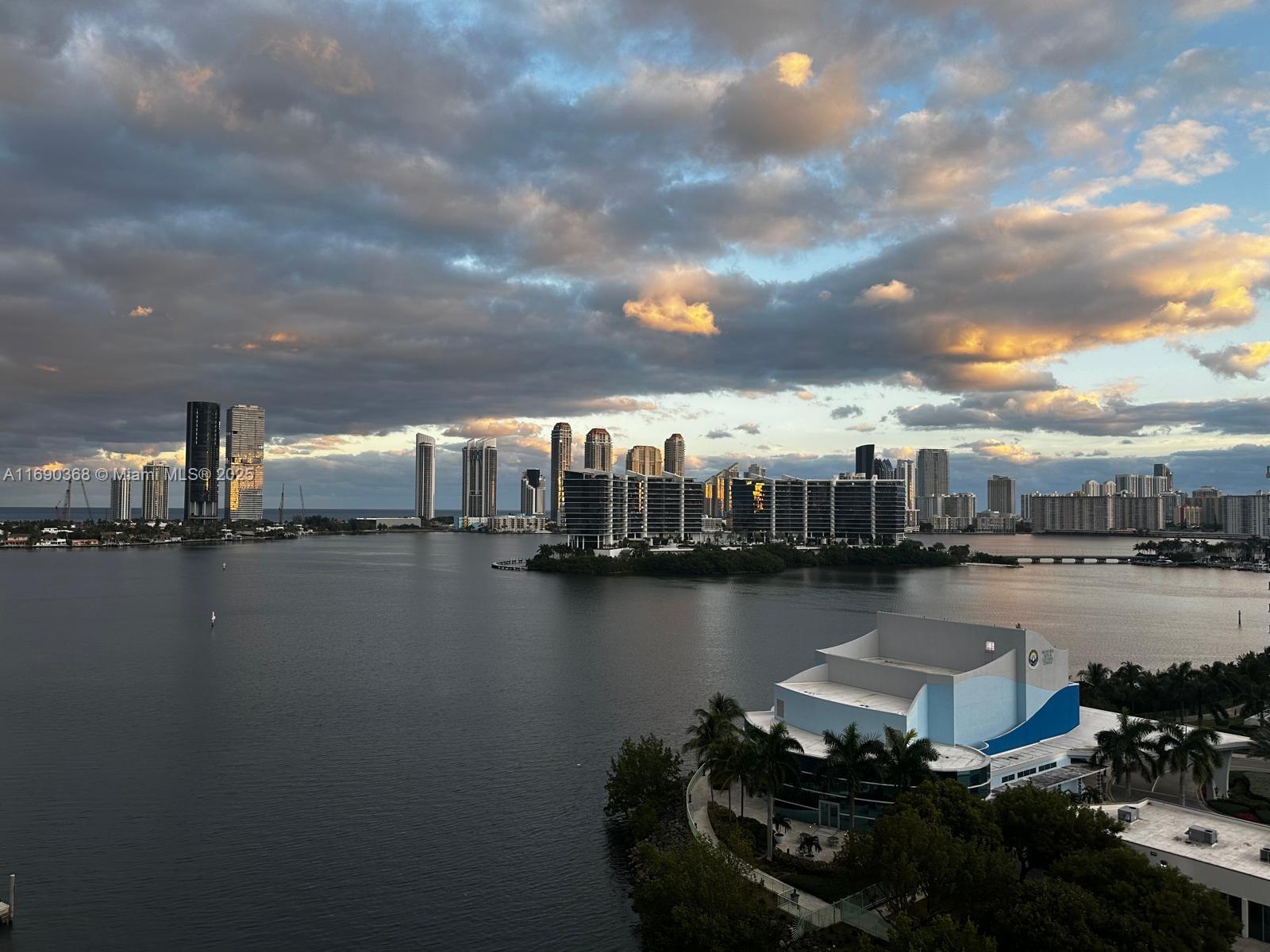 AVENTURA MARINA II - Residential