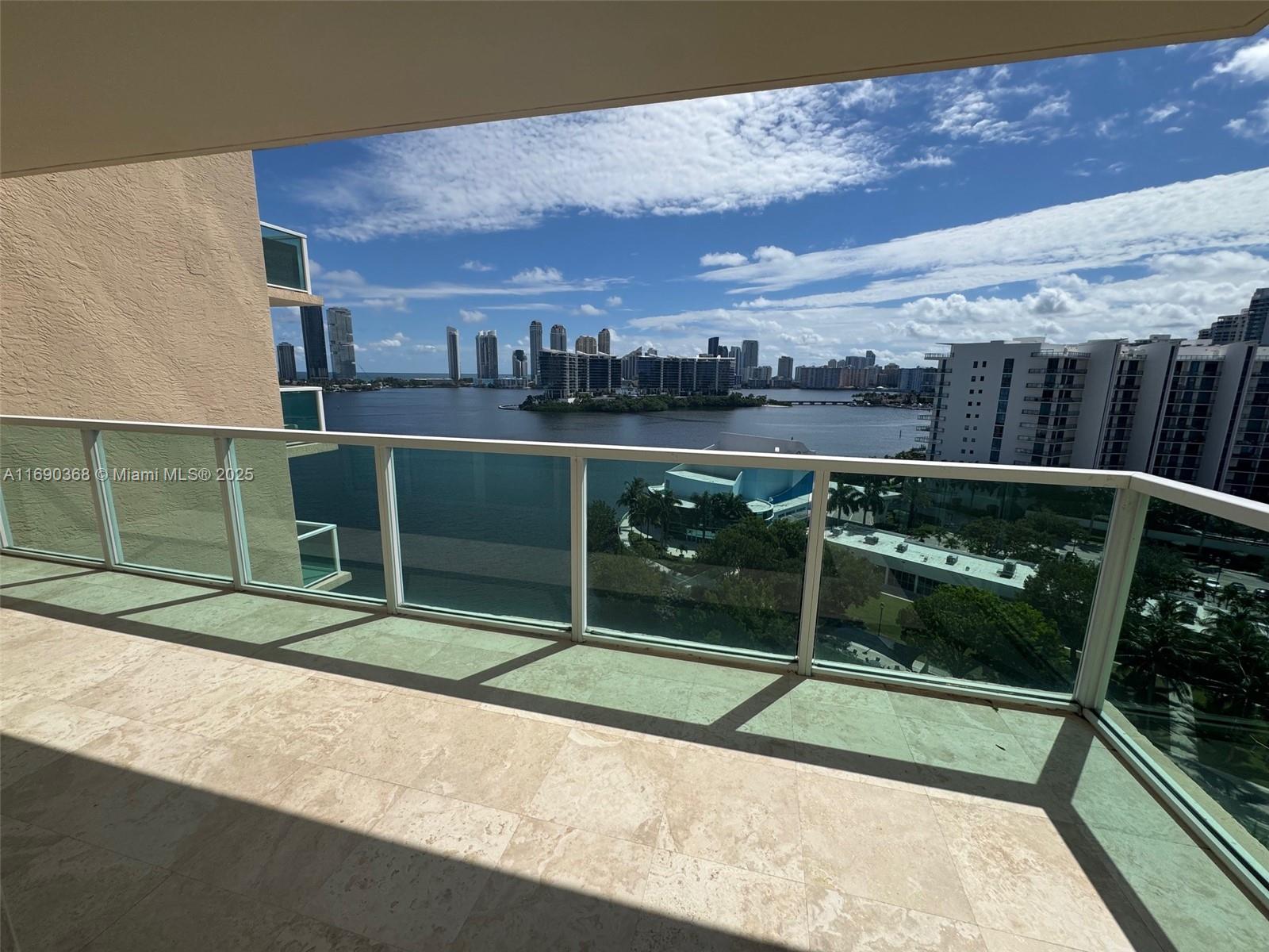 AVENTURA MARINA II - Residential