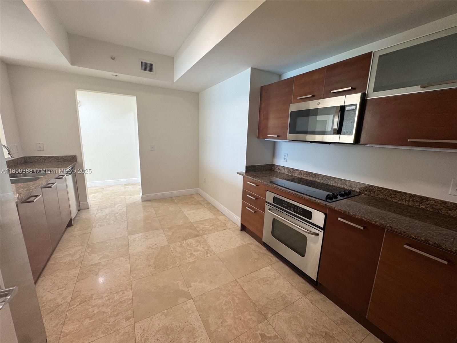 AVENTURA MARINA II - Residential