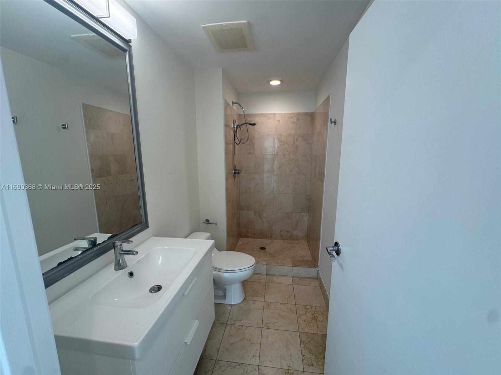 AVENTURA MARINA II - Residential