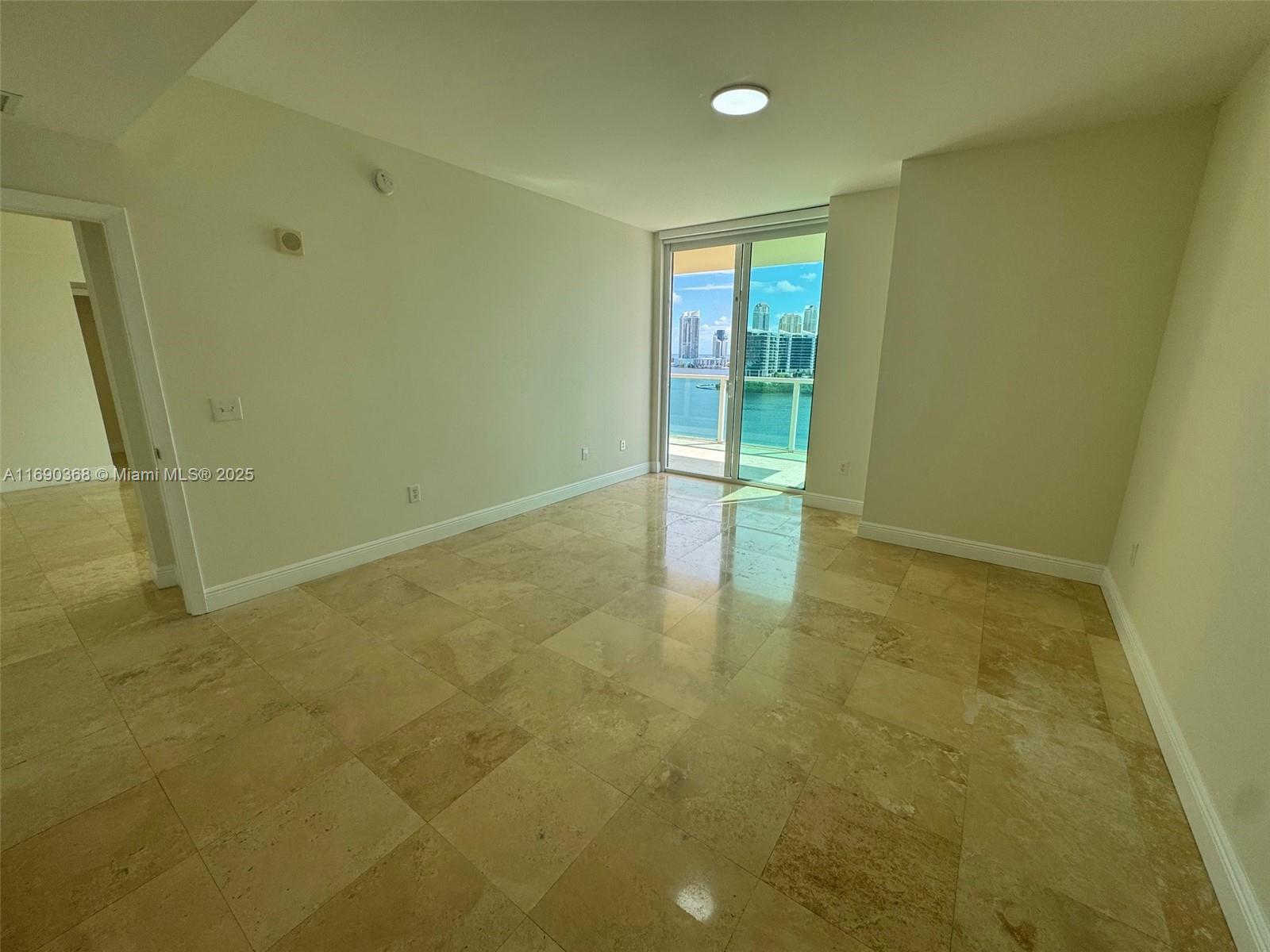 AVENTURA MARINA II - Residential