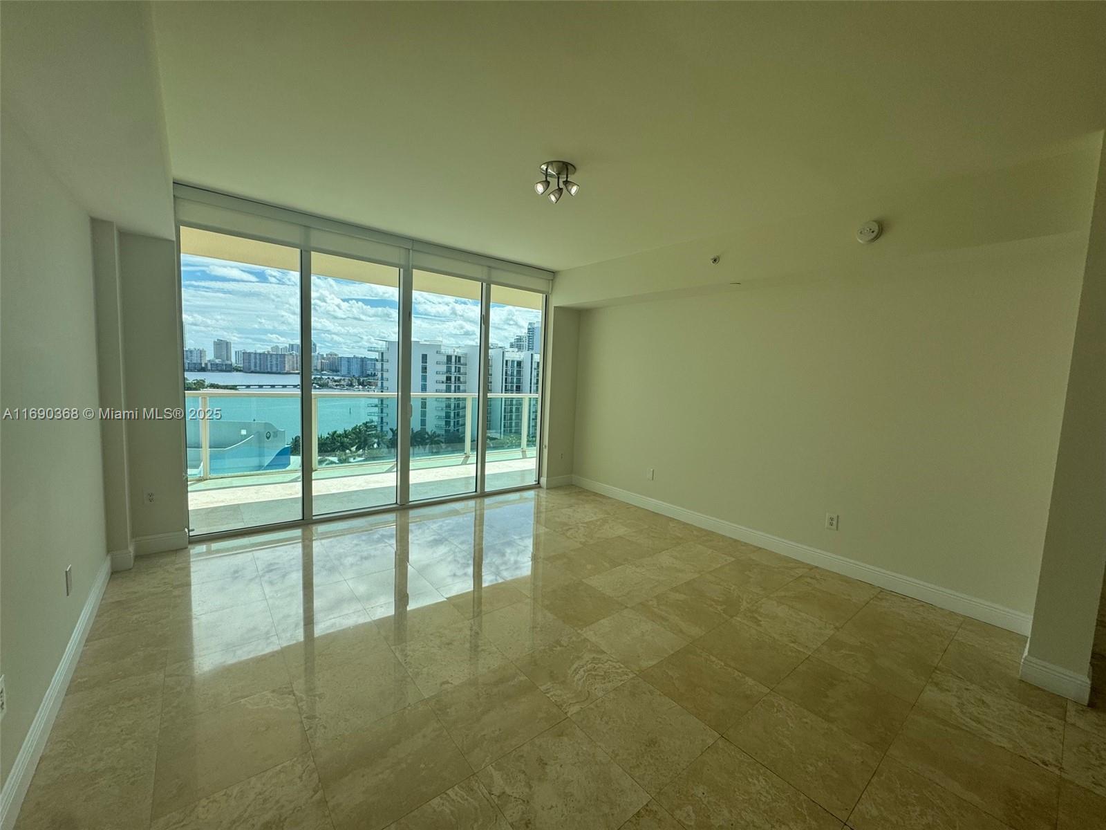 AVENTURA MARINA II - Residential