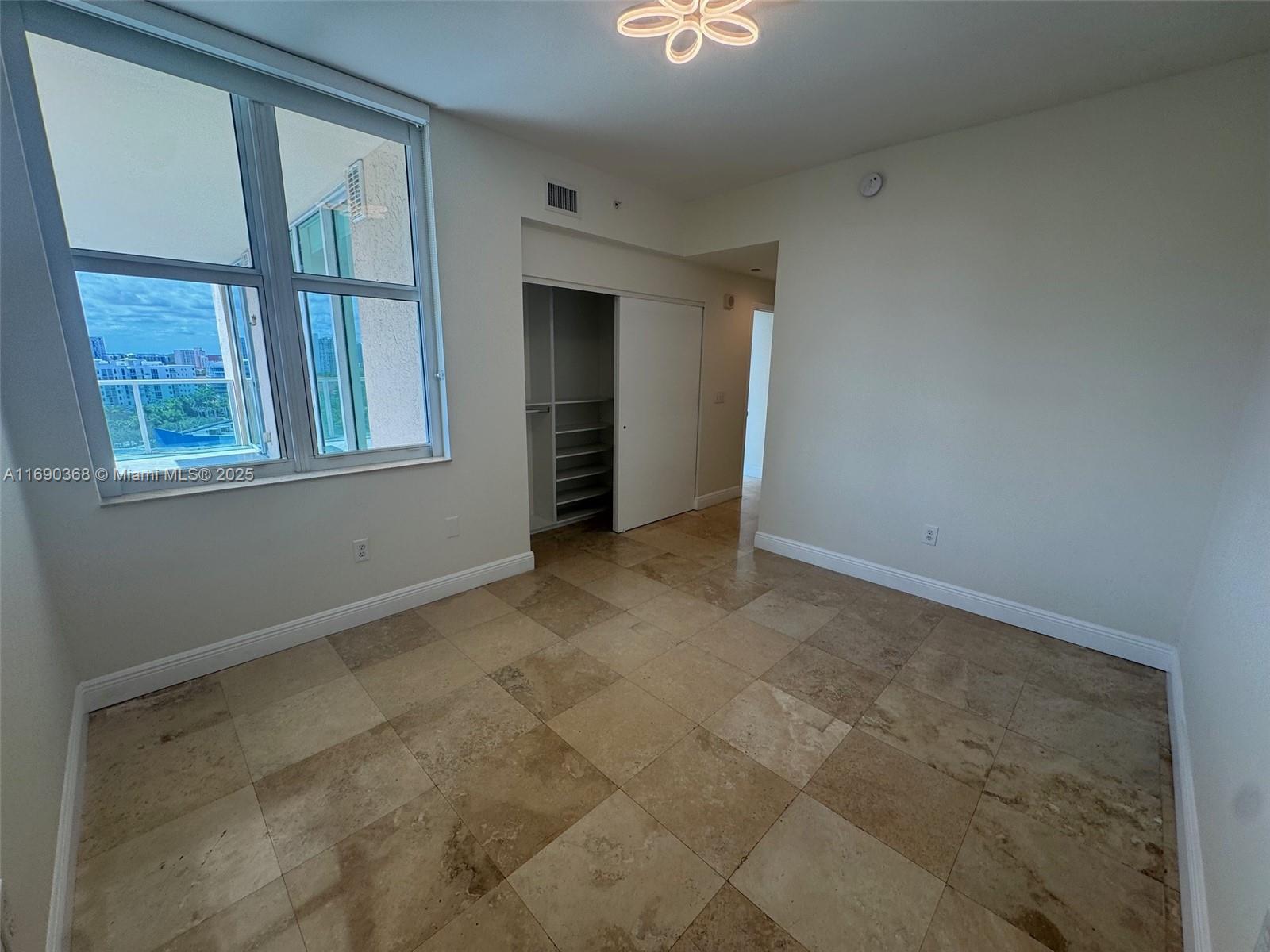 AVENTURA MARINA II - Residential