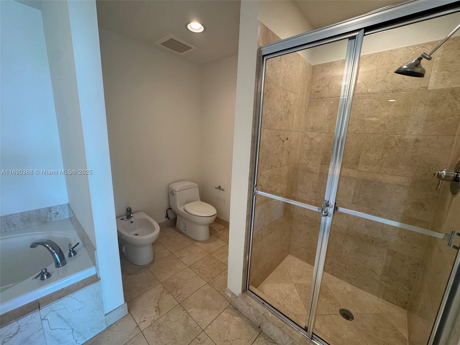 AVENTURA MARINA II - Residential