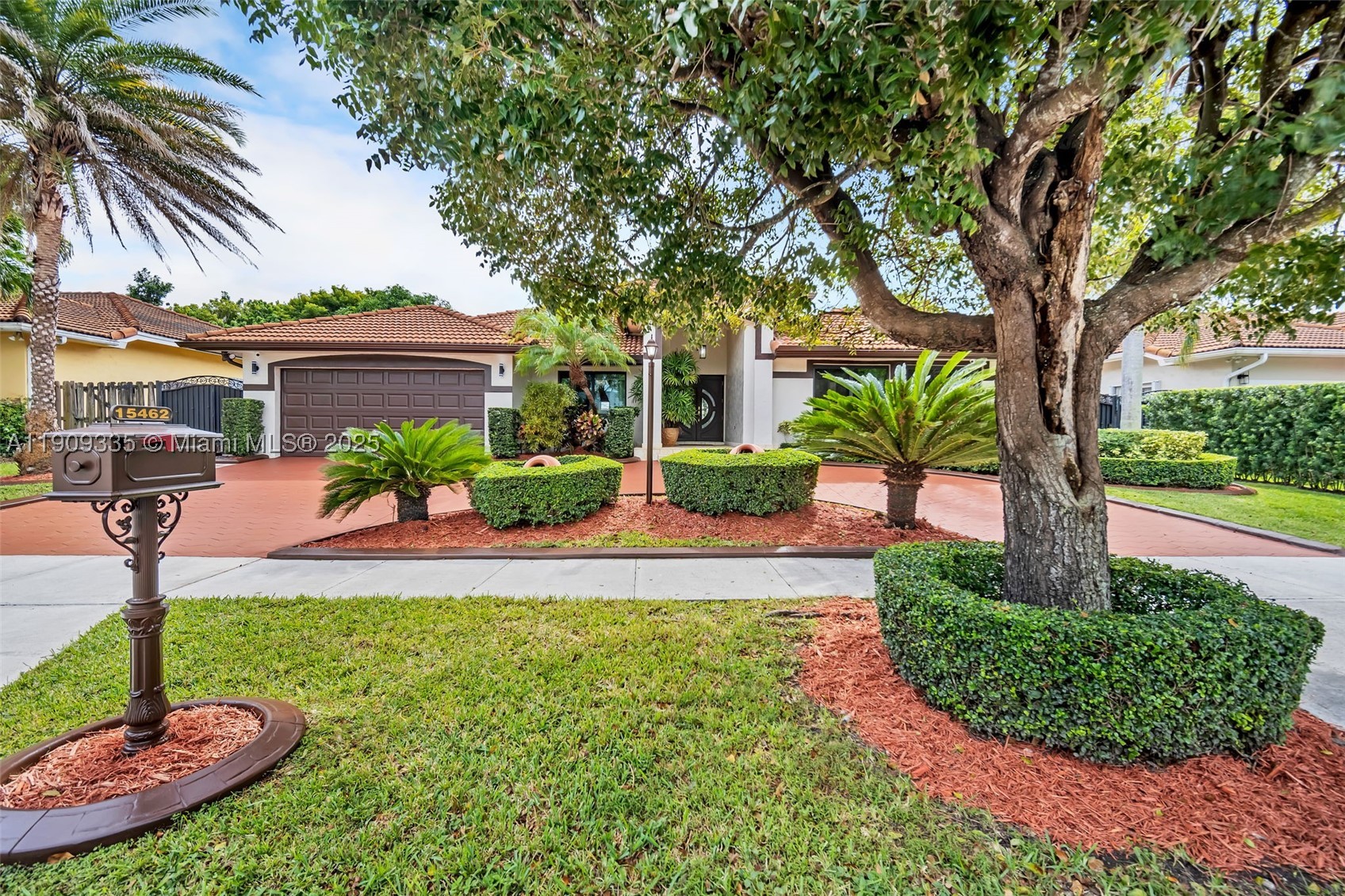HAMMOCKS SHORES 3RD ADDN - Residential