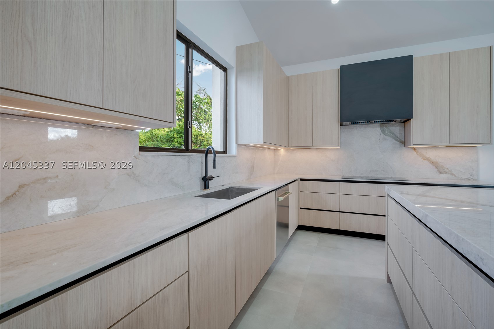 FAIRLAWN ESTATES - Residential