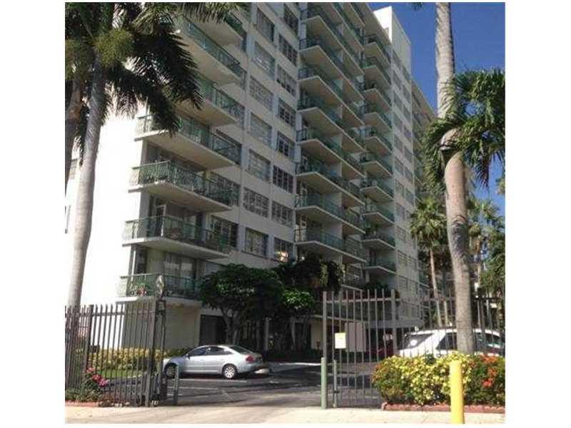 FIRST FLOOR GARDEN UNIT,  TASTEFULLY REMODELED WITH LUXURY BATH AND GOURMET KITCHEN INCL WINE FRIDGE. BEDROOM HAS NEW BUILT INS AND UNIT HAS CEDAR LINED CLOSETS. FLOOR TO CEILING WINDOWS PROVIDE LOTS OF LIGHT. GREAT ESTABLISHED BUILDING IS CENTRALLY LOCAT ED IN THE HEART OF THE FINANCIAL DISTRICT , RIGHT OFF THE BRICKELL AREA HAS ADJACENT BAYFRONT WALKKING PATH,  24 HOUR GUARD GATE, DAYTIME CONCIERGE, POOL, GYM, BBQ.  1 ASSIGNED PARK SPACE. 2 BLOCKS FROM METRORAIL PEOPLE MOVER, RESTAURANTS & SHOPS.