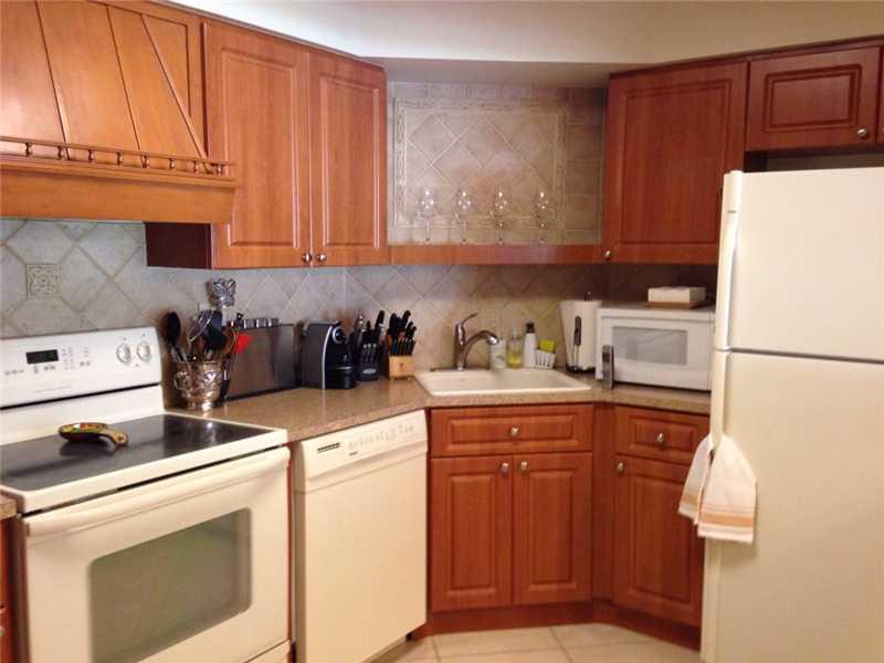 BRICKELL BAY TOWER CONDO - Residential Lease