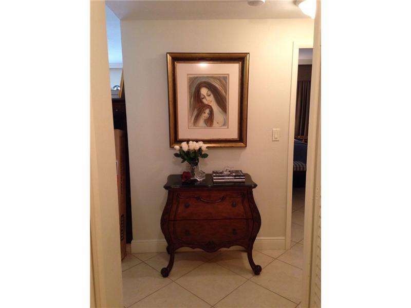 BRICKELL BAY TOWER CONDO - Residential Lease