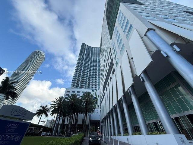 Beautiful 2-bedroom, 2.5-bath residence featuring stunning Miami River and skyline views with a spacious and functional layout. This bright unit offers an open modern kitchen with stainless steel appliances and granite countertops. The kitchen, washer, and dryer were updated 2 years ago, and the A/C unit is approximately 5 years old.Enjoy floor-to-ceiling impact glass windows and doors that provide abundant natural light throughout the unit. Both bedrooms offer direct access to the oversized balcony, featuring 242 sq ft of outdoor space, perfect for enjoying the beautiful north-facing views of the Miami River and city skyline. Total living area is 1,532 sq ft. Excellent location just one block from Brickell City Centre.