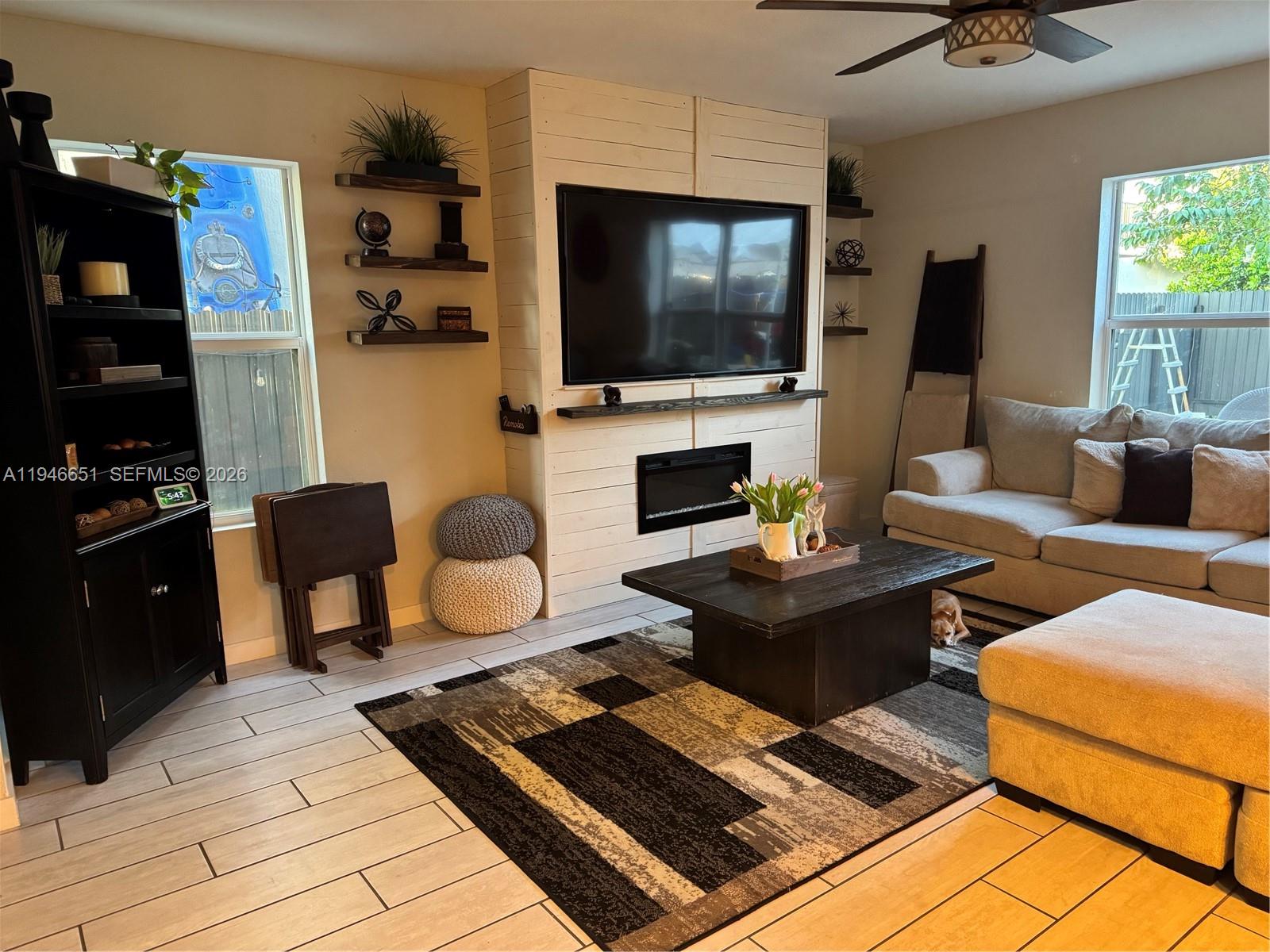 ROYAL HOMES WEST - Residential