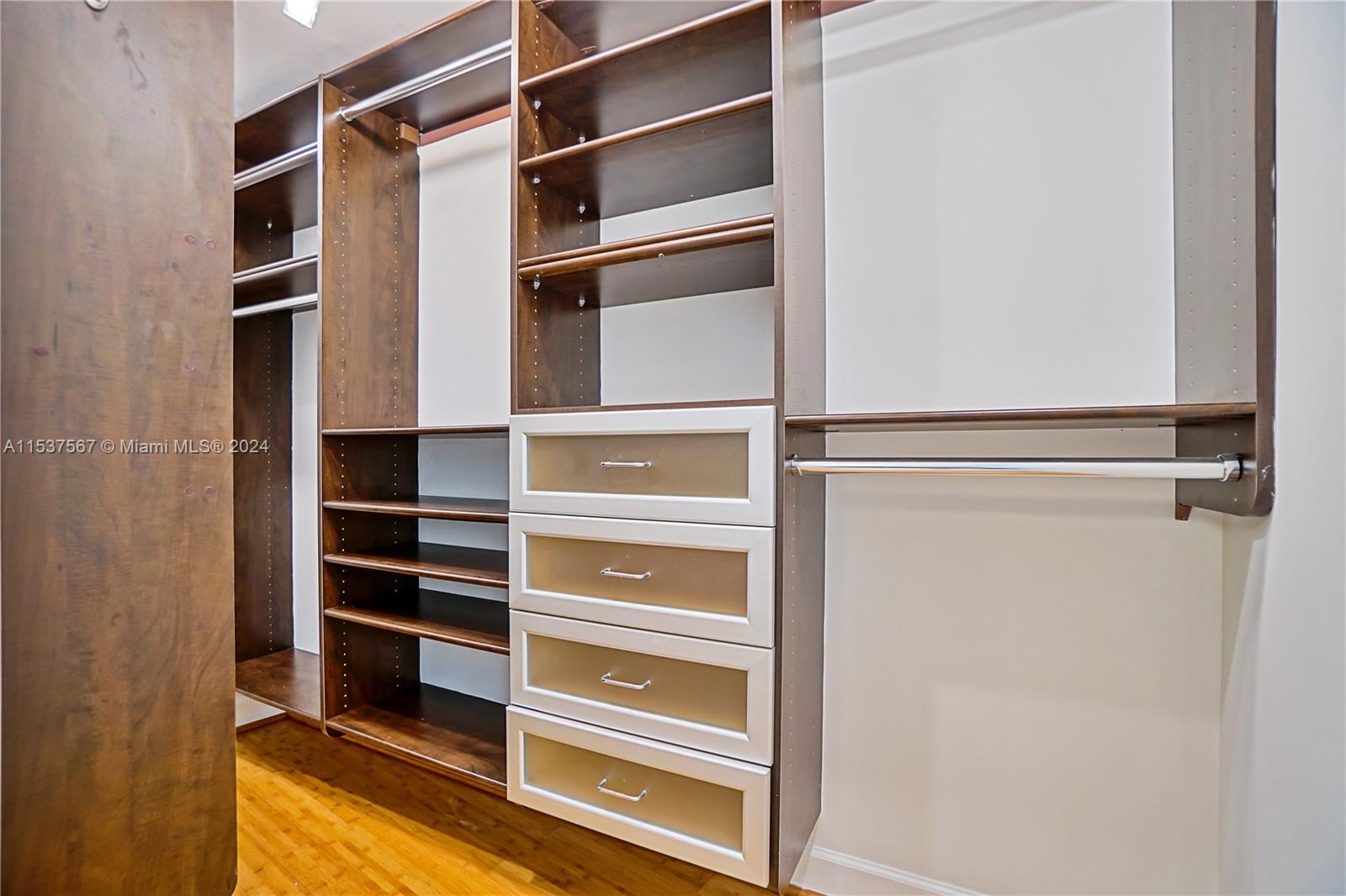 BAY VIEW LOFTS CONDO - Residential Lease