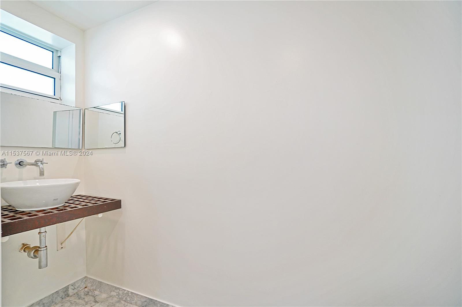 BAY VIEW LOFTS CONDO - Residential Lease