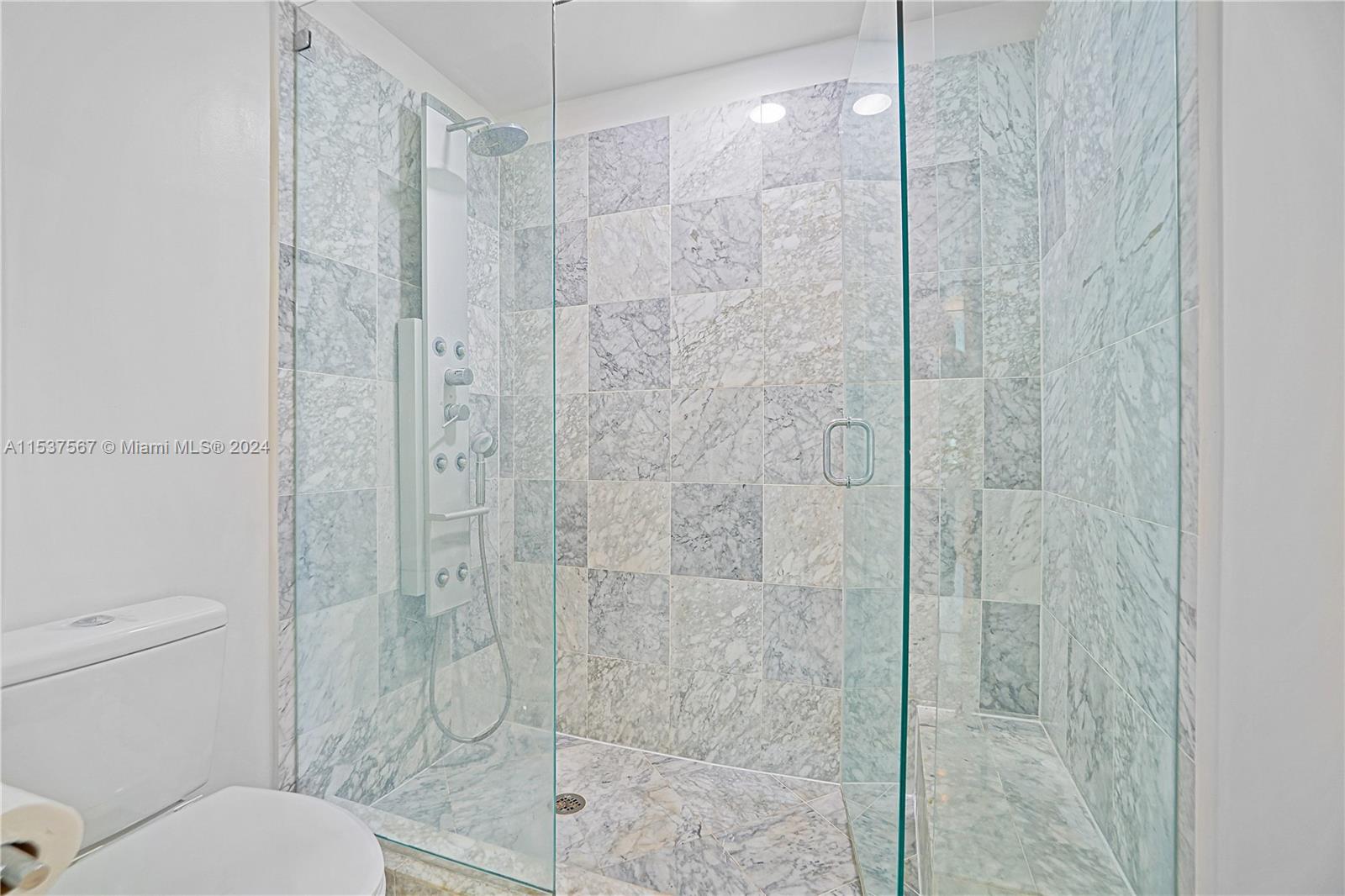 BAY VIEW LOFTS CONDO - Residential Lease