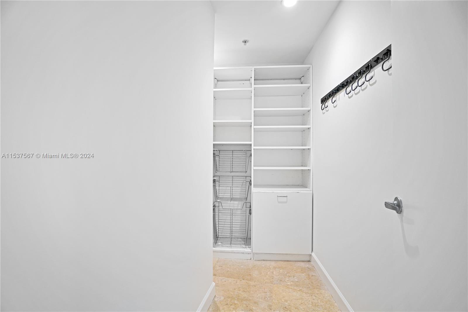 BAY VIEW LOFTS CONDO - Residential Lease