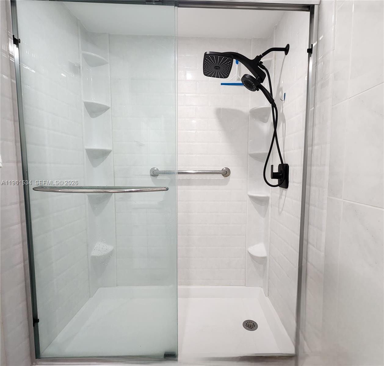 ALEXANDER TOWERS CONDO - Residential