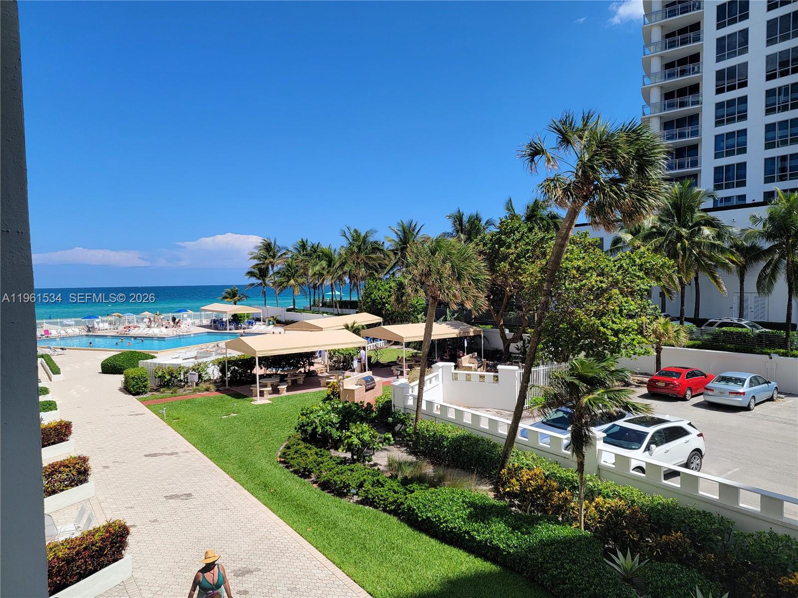ALEXANDER TOWERS CONDO - Residential
