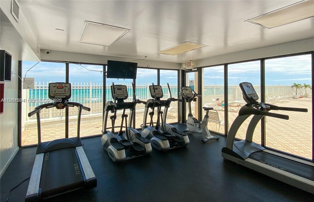 ALEXANDER TOWERS CONDO - Residential