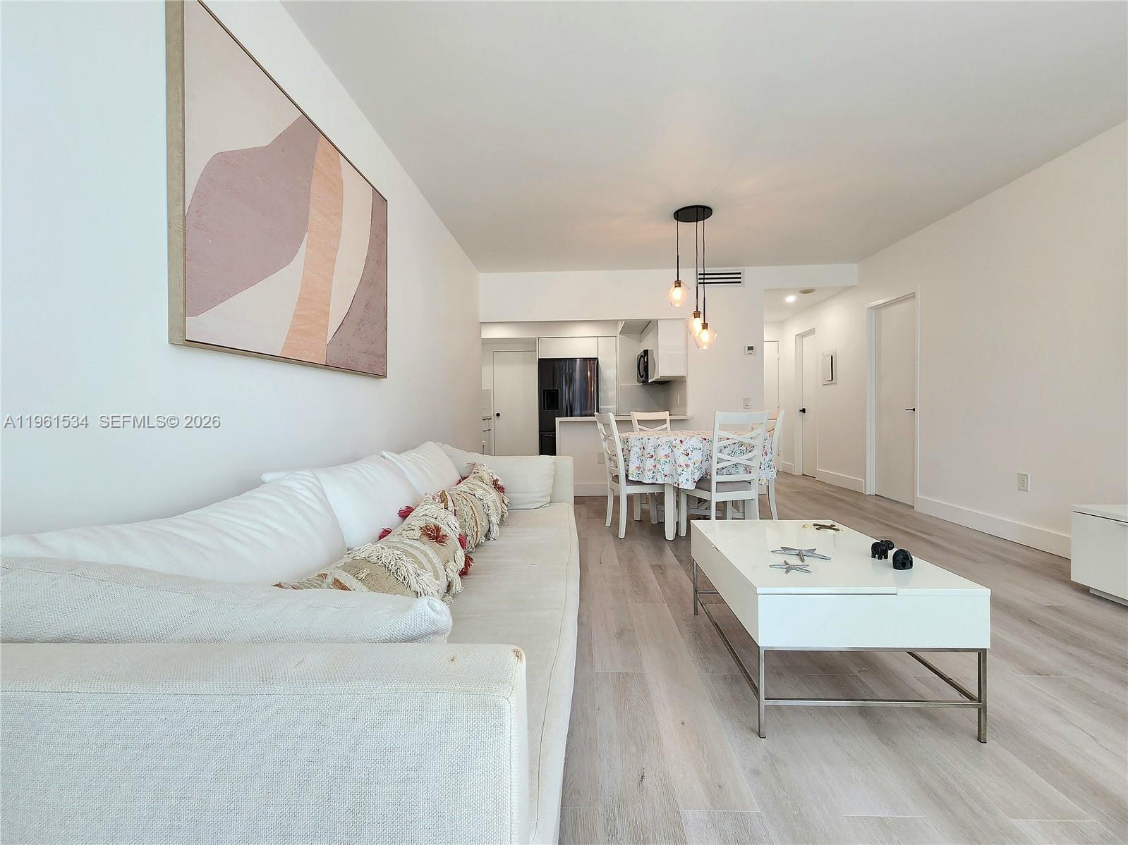 ALEXANDER TOWERS CONDO - Residential