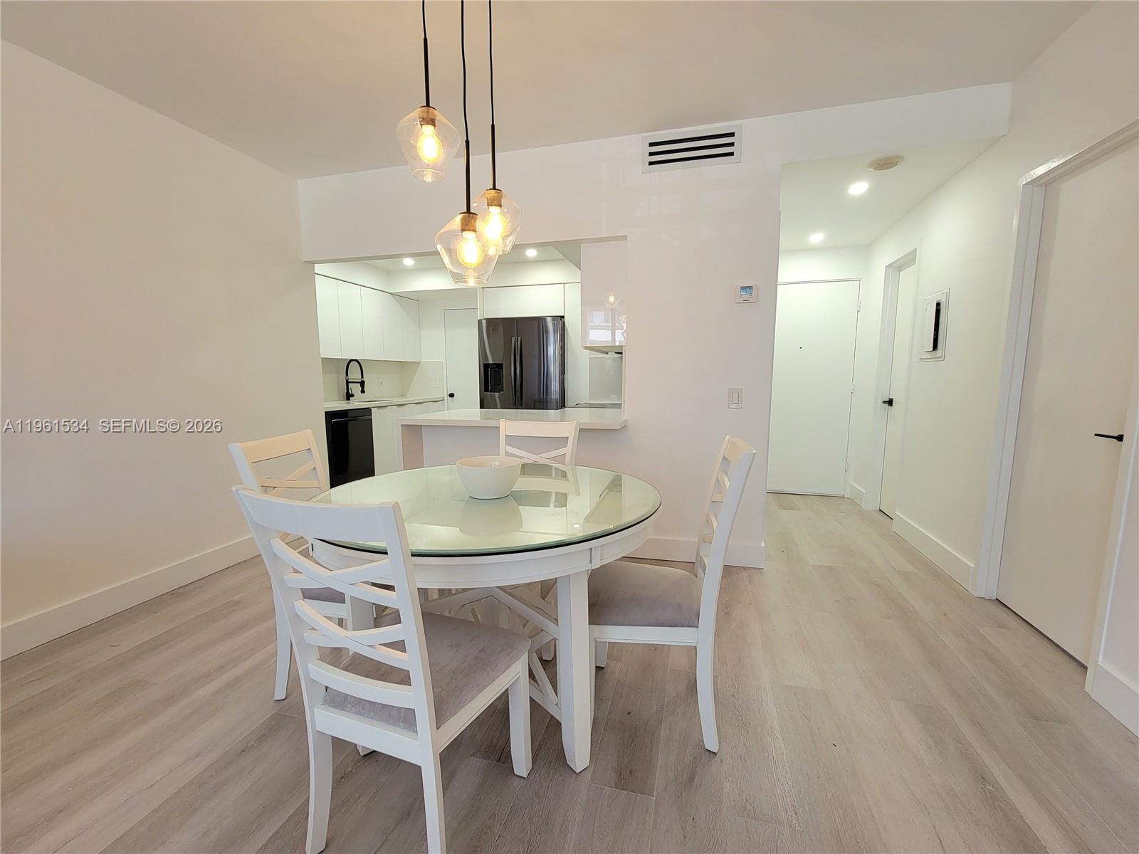 ALEXANDER TOWERS CONDO - Residential