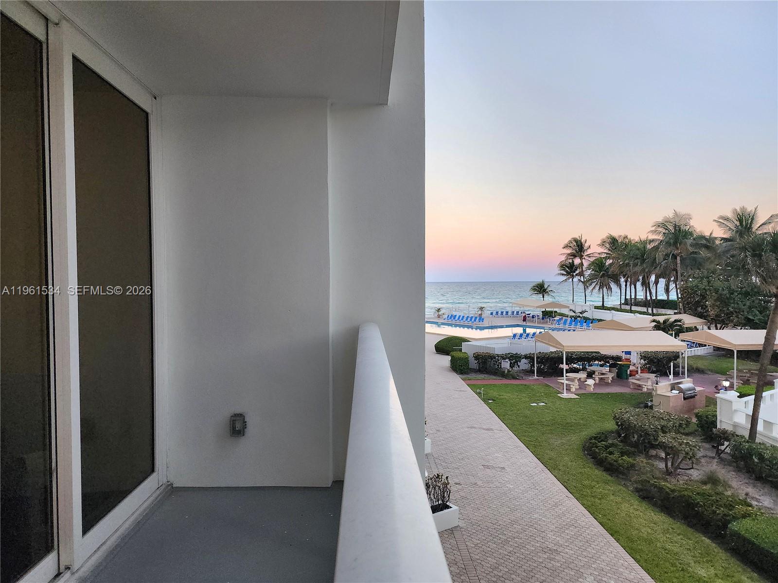 ALEXANDER TOWERS CONDO - Residential
