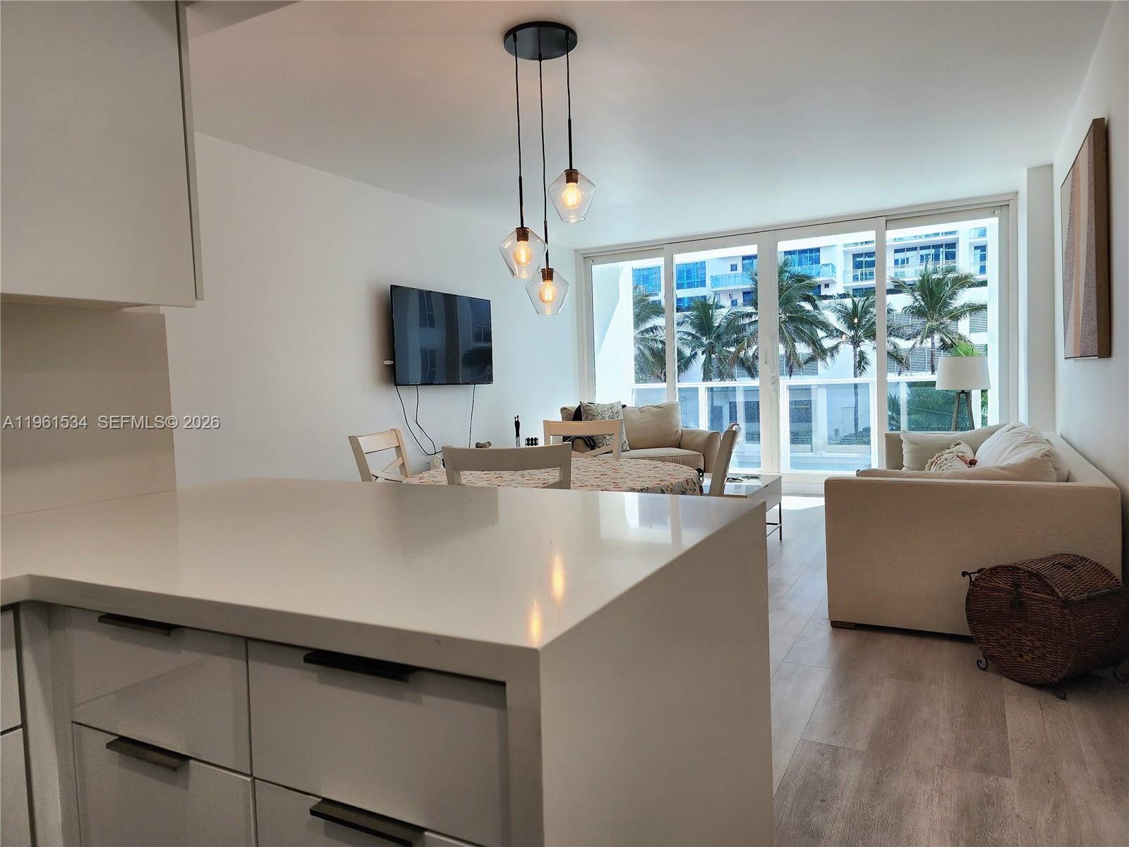 ALEXANDER TOWERS CONDO - Residential