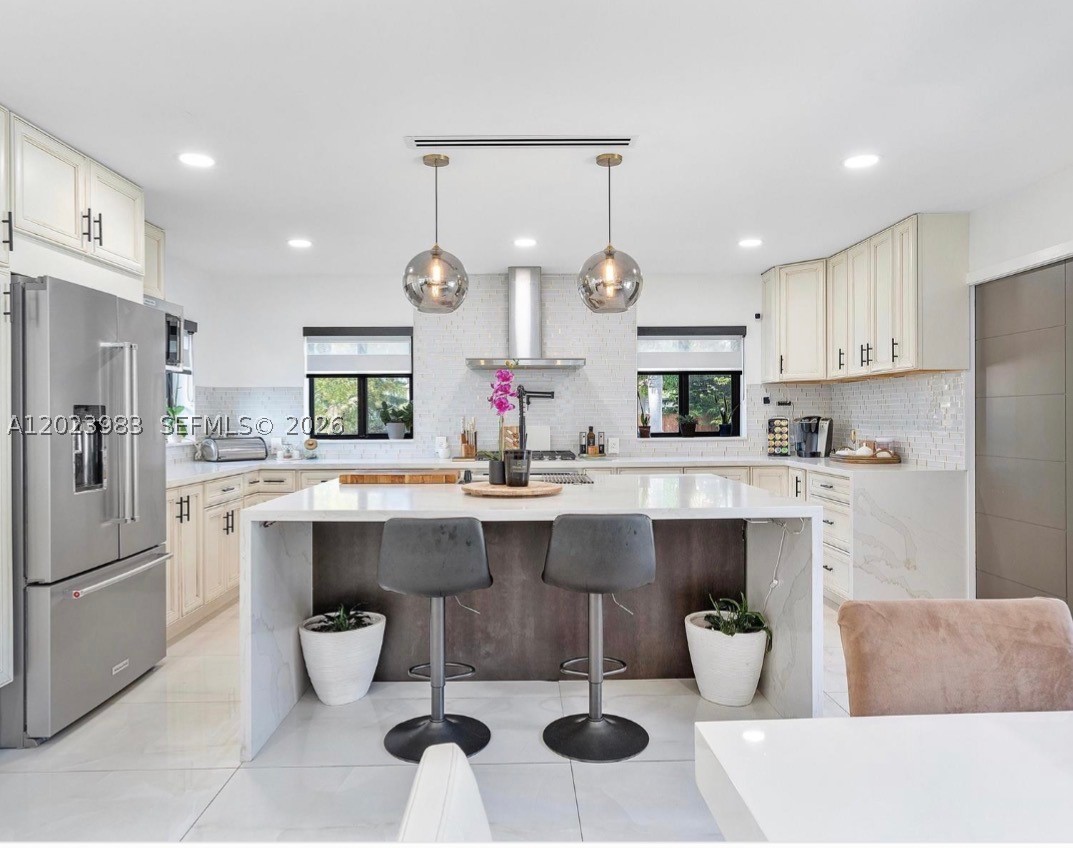 HOLLYWOOD LAKES SECTION - Residential