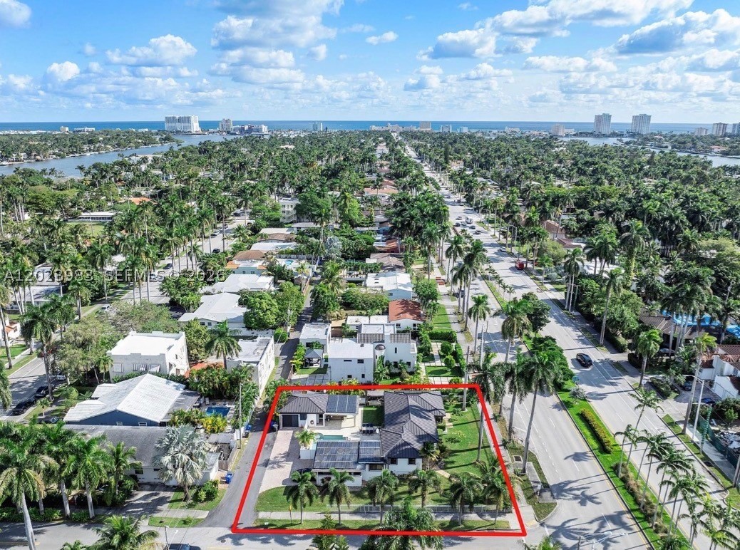 HOLLYWOOD LAKES SECTION - Residential