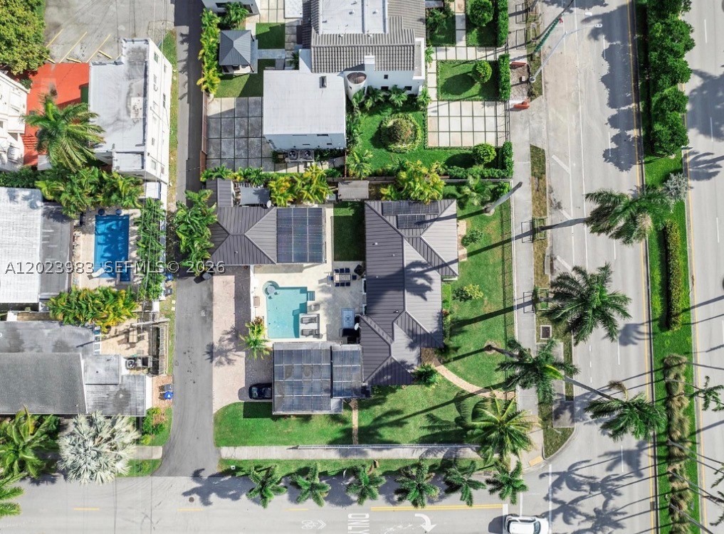 HOLLYWOOD LAKES SECTION - Residential